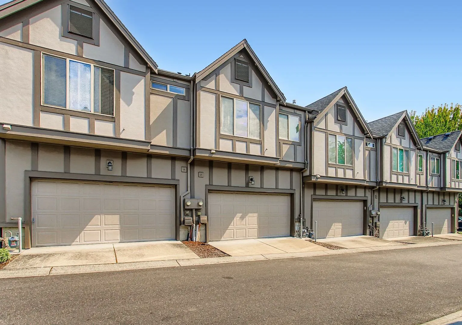 Bethany Village-Two bedroom TH Delight — Photo 3