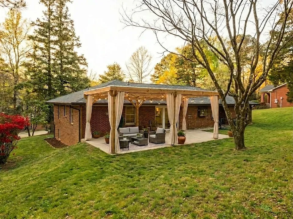 1143 Rogeretta Dr
