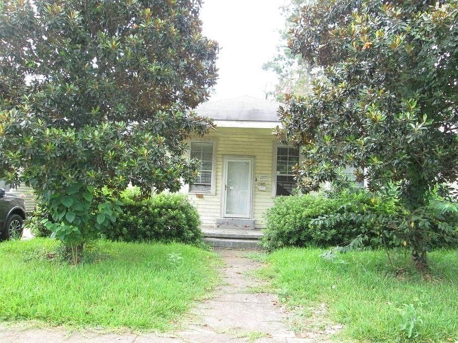 1st image of 2337 Myrtle St