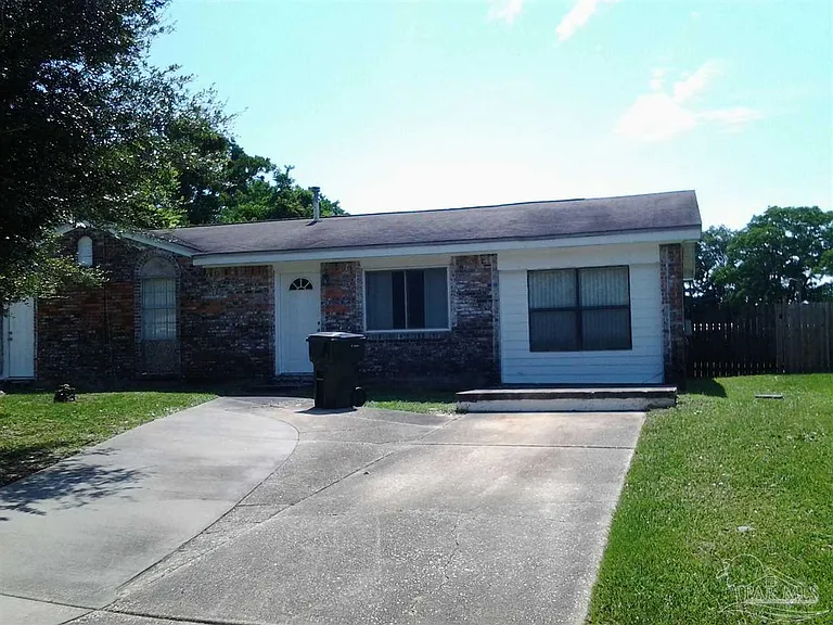 7251 Chapel St — Photo 1