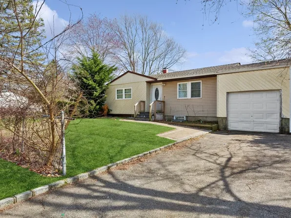270 Louise Avenue, East Patchogue, NY 11772