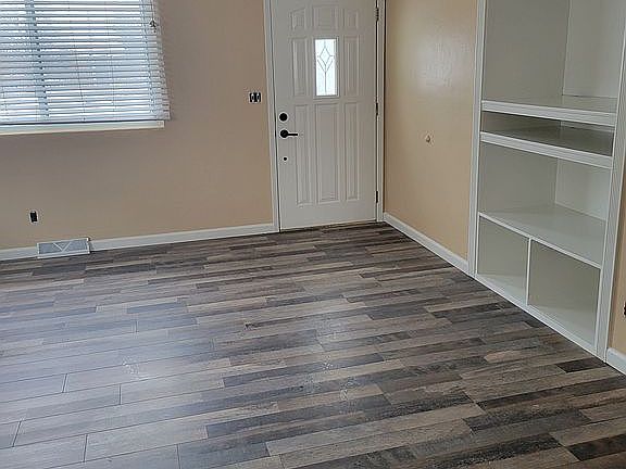 5th image of 2835 Glenn St
