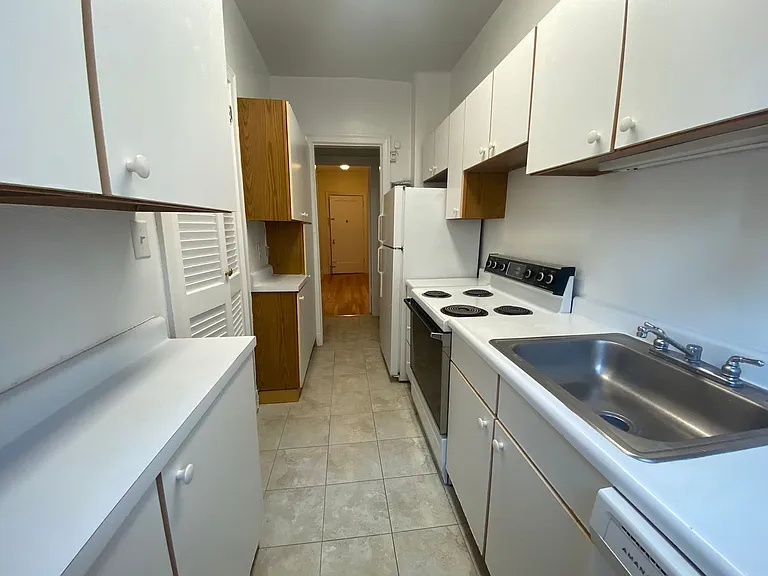 New King Edward Apartments — Photo 271