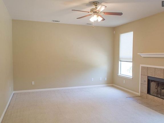 4th image of 304 Meadow Park