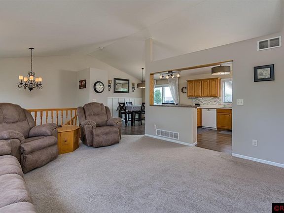 4th image of 300 Cole Ct