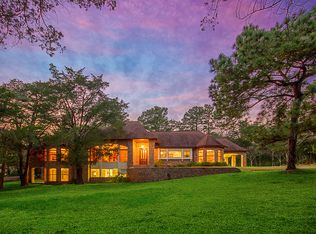 1310 N Main St, Highlands, TX 77562