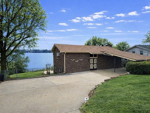 2nd image of 152 Roberta Dr