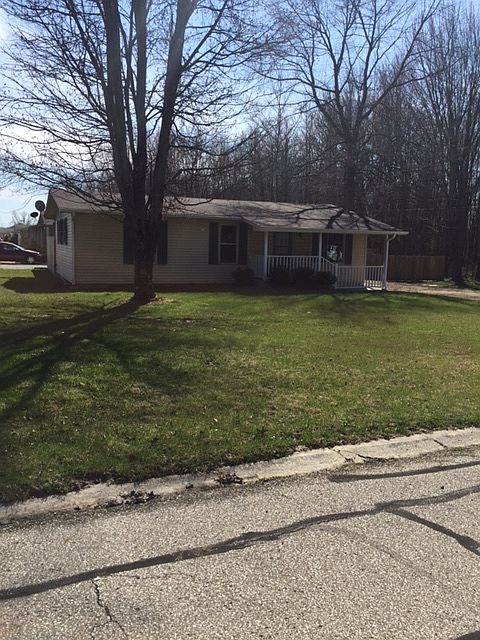 1st image of 843 Fern Dr