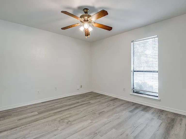 6013 Frontier Ln — Photo 11