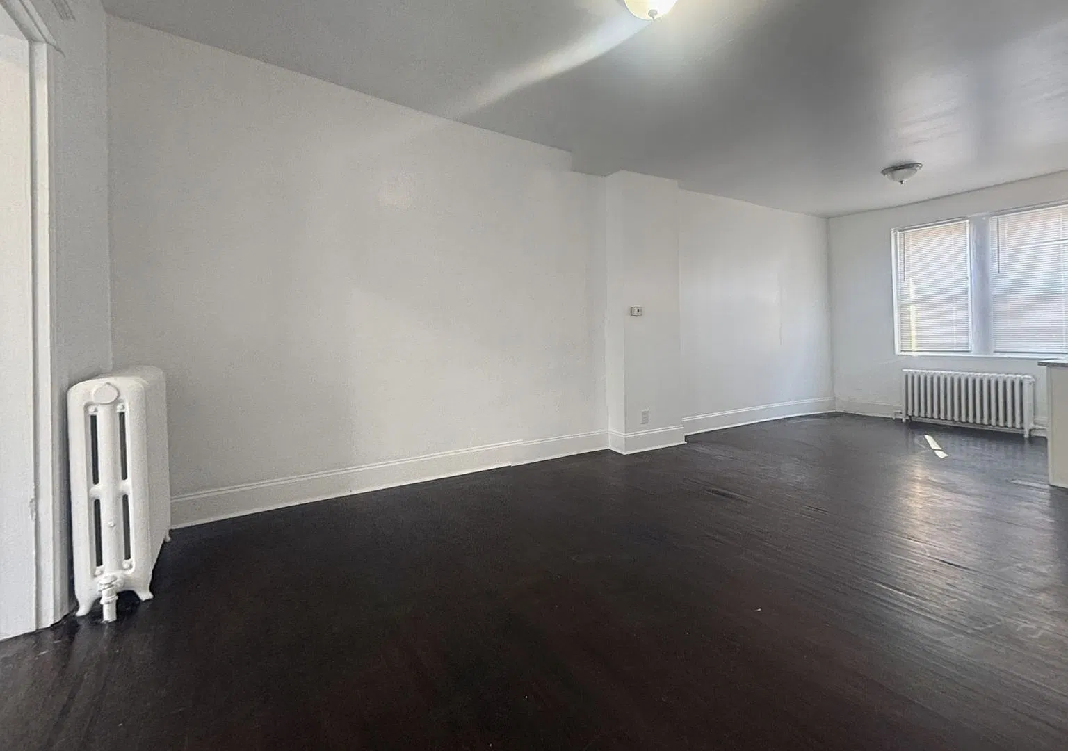 2044 South 68th St, 3 bedrooms, 1 bathroom House for 1,400/Month — Photo 4