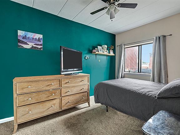 4th image of 2070 Steinway St