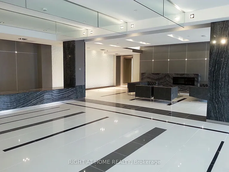 7165 Yonge St #317 — Photo 19