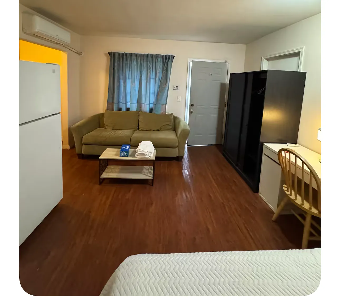 1 bed, 350 sqft, $1,400 — Photo 2