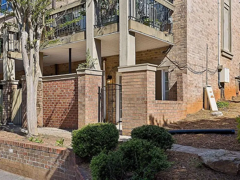 6980 Roswell Rd #C13 — Photo 40