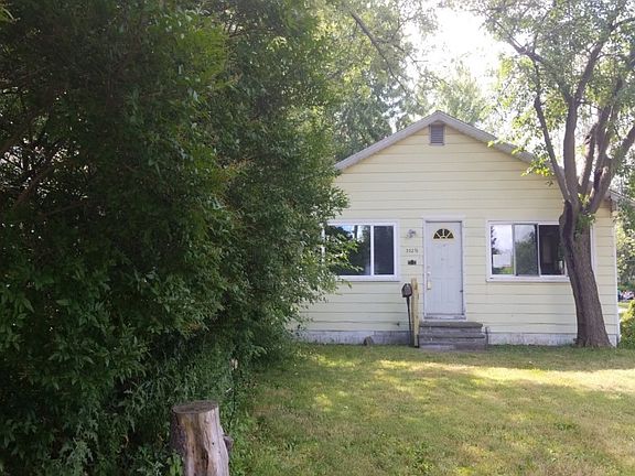 3rd image of 33216 Willowick Dr