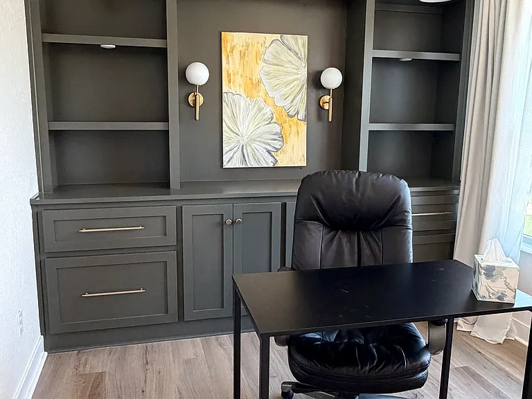 4576 S Saville Ct — Photo 2