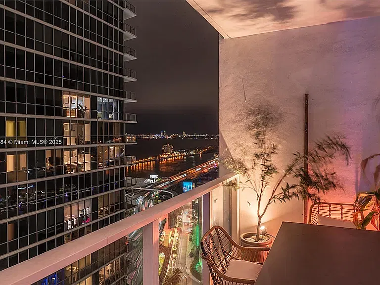 1 bed, 791 sqft, $3,600 — Photo 2