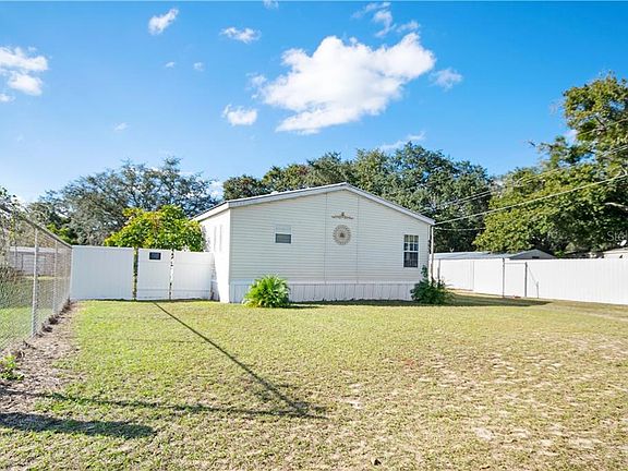 3rd image of 553 Sunrise Blvd