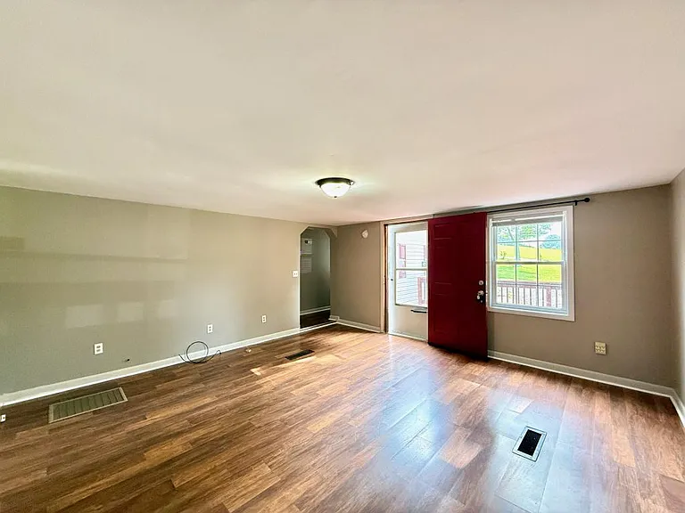 6710 Cedar Creek Rd — Photo 8