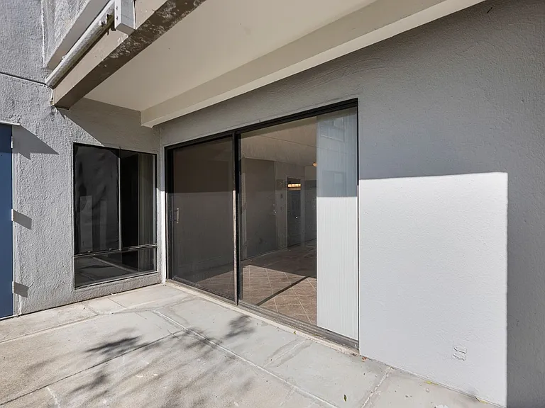 3 Admiral Dr #F263 — Photo 2