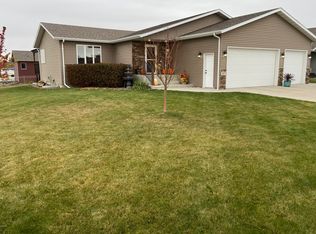 907 18th Ave E, Dickinson, ND 58601