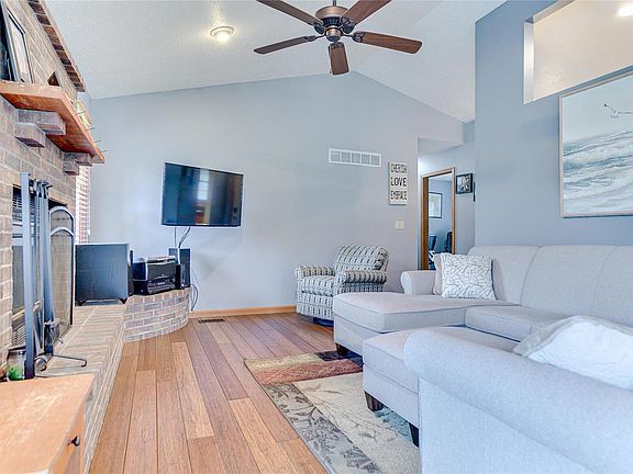5th image of 23 Landolt Ln