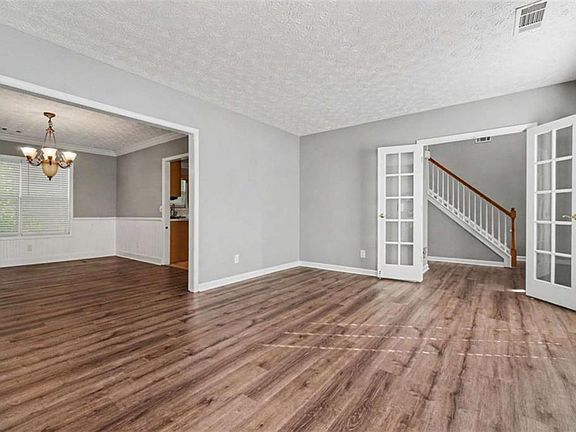 4th image of 2498 Insdale Trce NW