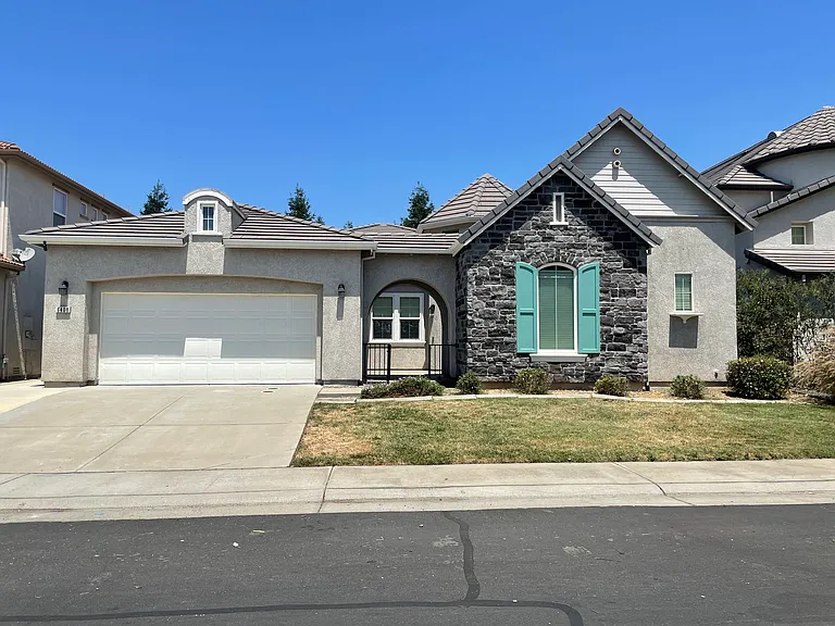 6408 Vilamoura Way — Photo 1