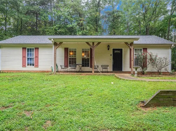 382 Freeman Dr, Maysville, GA 30558