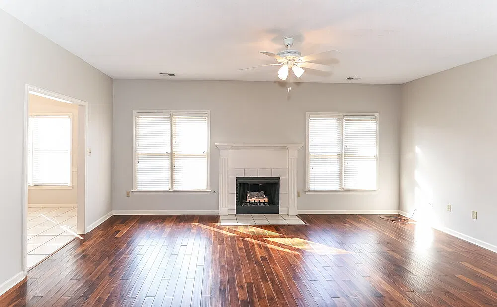 4 bed, 2.0 bath, 2632 sqft, $2,300 — Photo 3