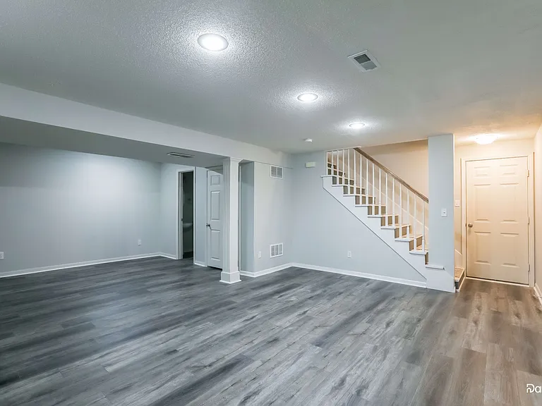 8116 N Spruce Ave — Photo 12