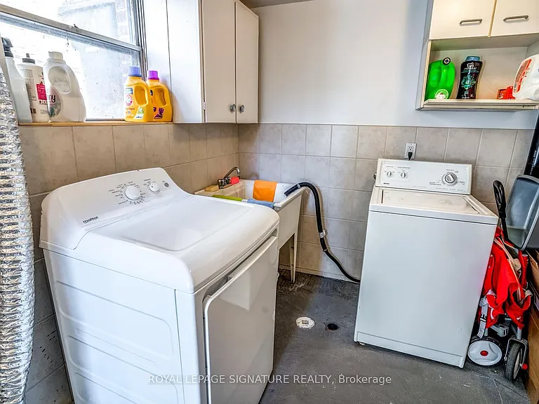 138 Woburn Ave — Photo 14