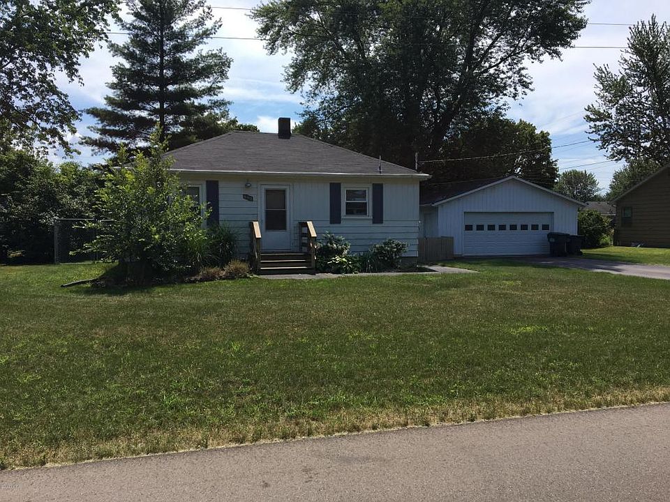 2nd image of 690 Sheridan Rd