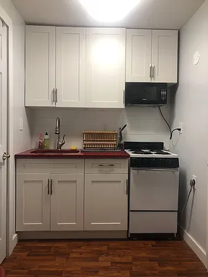 Rented by Realty 2000 Corp | media 2