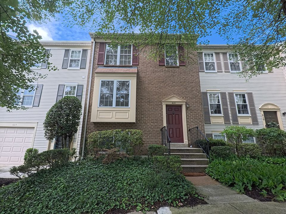 1st image of 621 Ivy League Ln