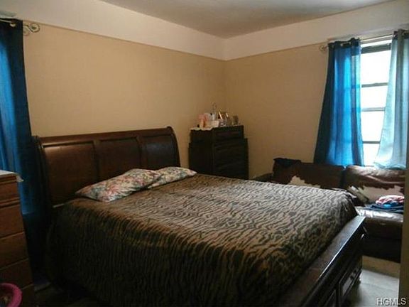 5th image of 3768 Willett Ave