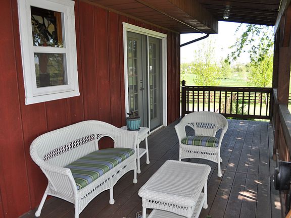 sitting area outside bedroom
