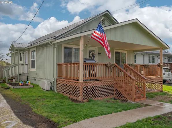 242 N 6th St, Saint Helens, OR 97051