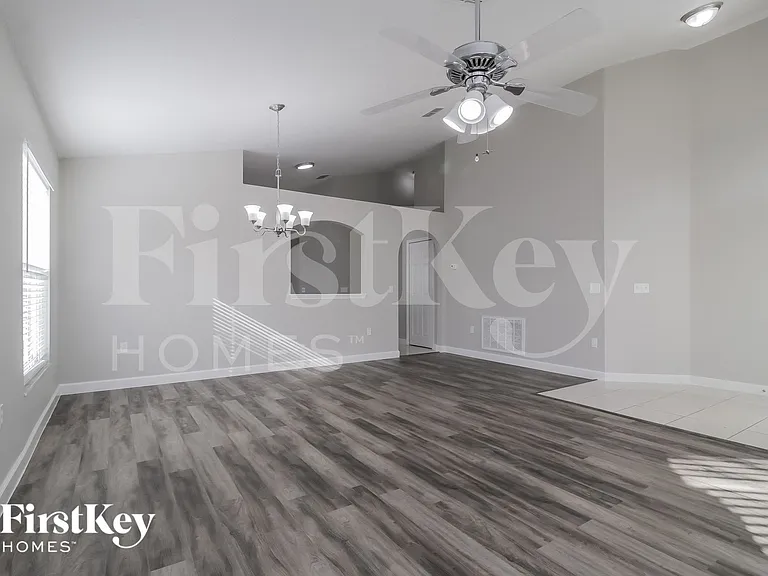 14844 Lady Victoria Blvd — Photo 3