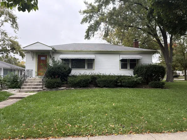 234 E Goebel Dr, Lombard, IL 60148