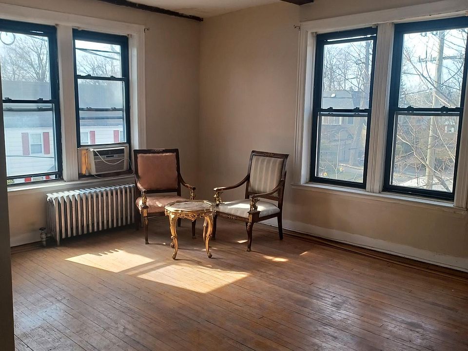 1st image of 1 Hillside Ave APT 3C