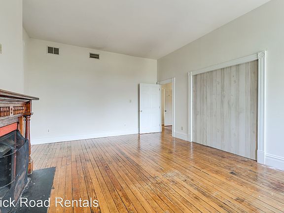 4th image of 818 W Franklin St APT C