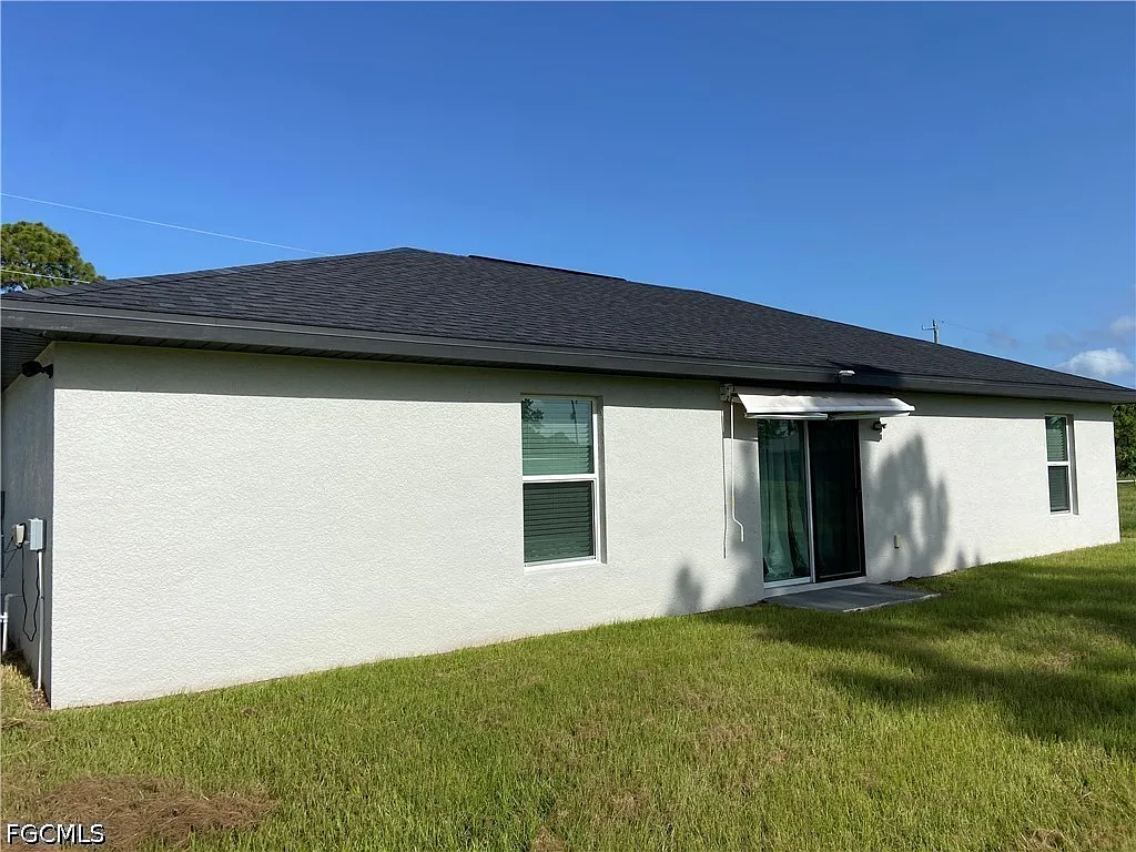 3 bed, 2.0 bath, 1286 sqft, $1,800 — Photo 3
