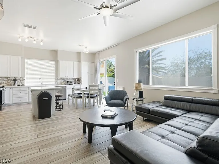 1812 Snow Spring Ln — Photo 10