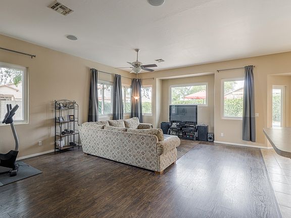 04 Living Room