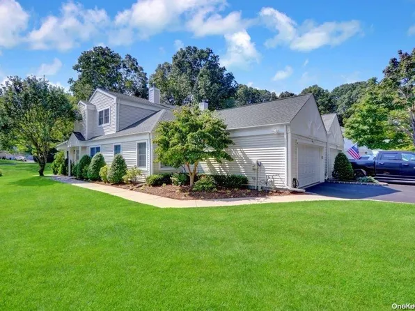 81 Fox Court #81, Manorville, NY 11949