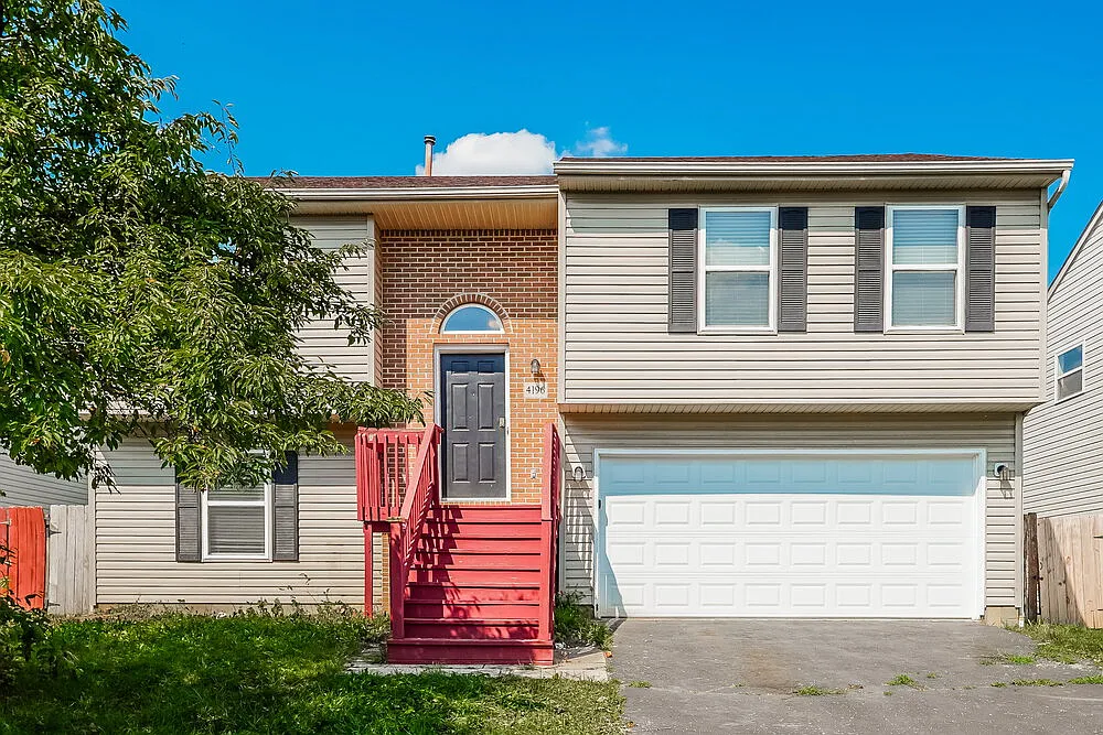 3 bed, 2.0 bath, 1542 sqft, $2,130 — Photo 1
