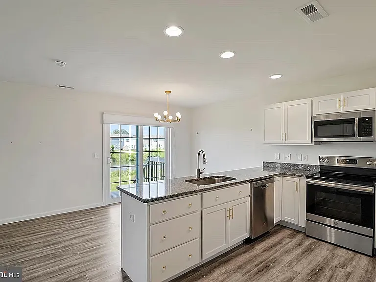 46 Black Cherry Dr — Photo 4