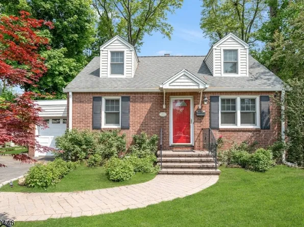 621 Witthill Rd, Ridgewood Village, NJ 07450