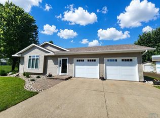 1165 6th Avenue Cir NE, Sioux Center, IA 51250